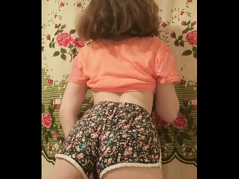 ❤️ Сексуалдуу жаш наристе камерада шорты чечип жатат ❤ Секс видео бизде ky.assistirhentai.ru